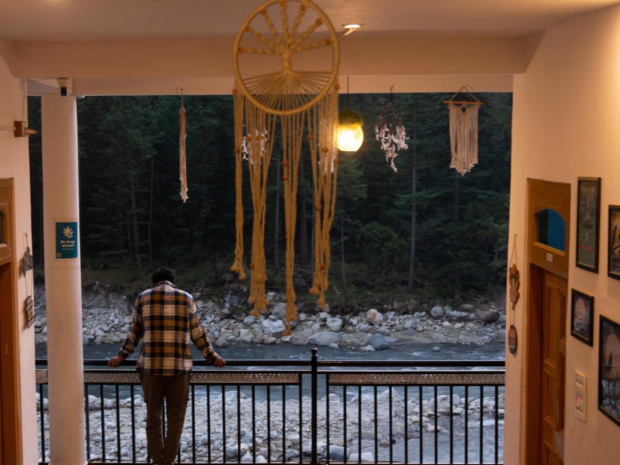 Wabi Sabi Riverside Hostel Kasol Esterno foto